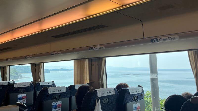 右前方に海
