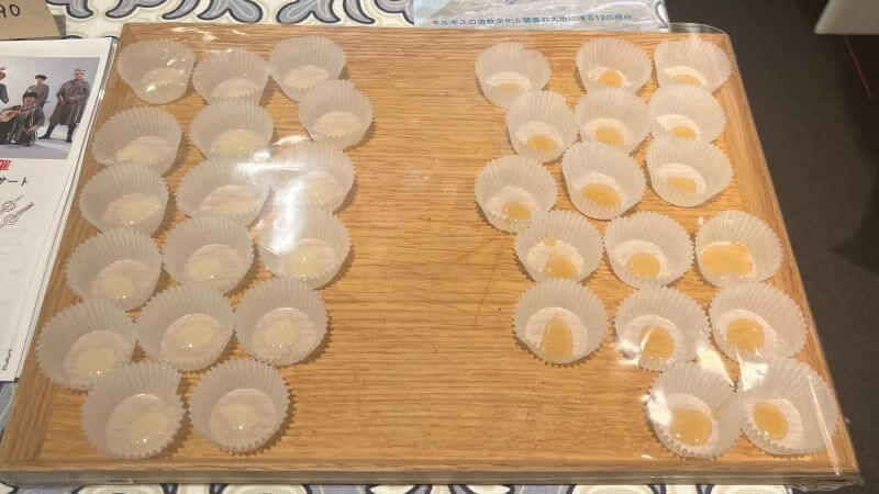 試食のハチミツ２種 