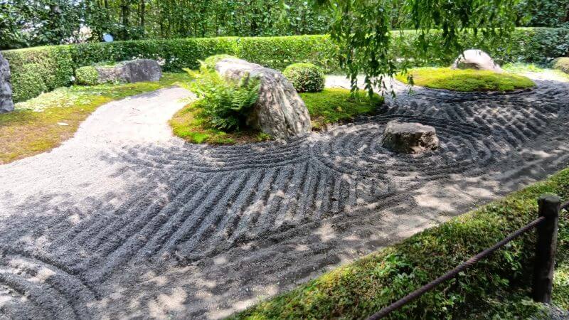 陰の庭