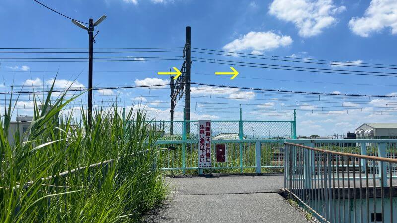 駅へ